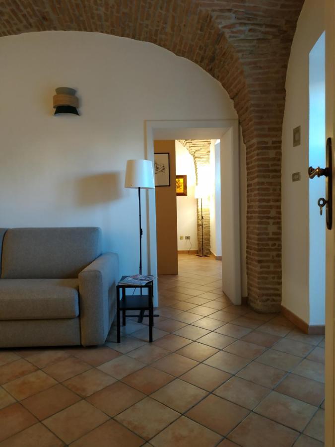 Bed And Breakfast In Piazza Orazio 韦诺萨 外观 照片