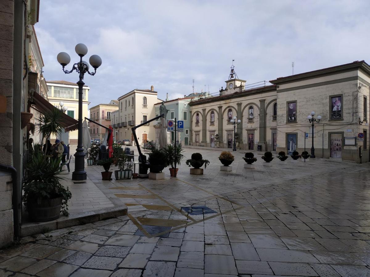 Bed And Breakfast In Piazza Orazio 韦诺萨 外观 照片